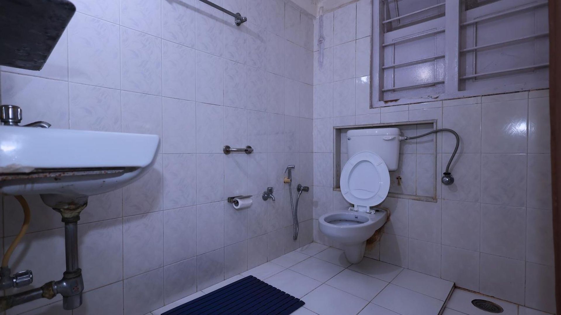 Ywca International Centre Hotel 3*