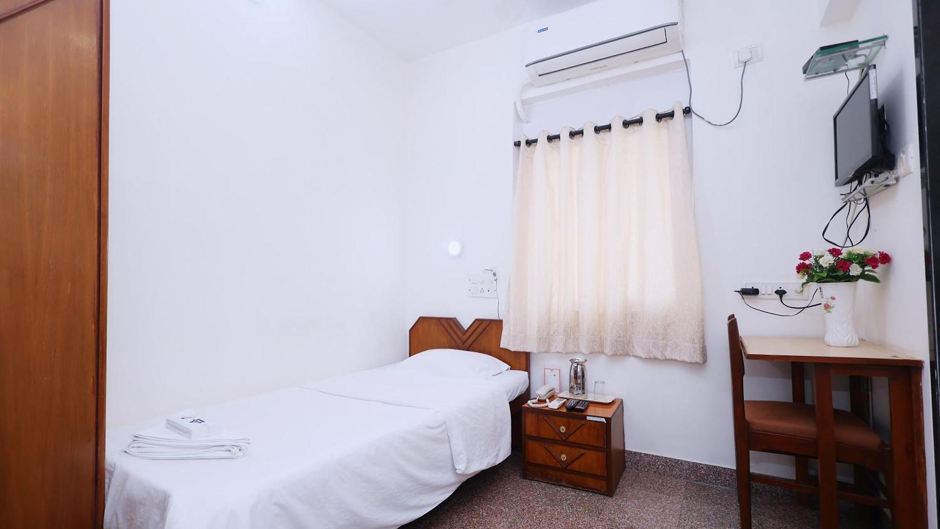 Ywca International Centre 3*