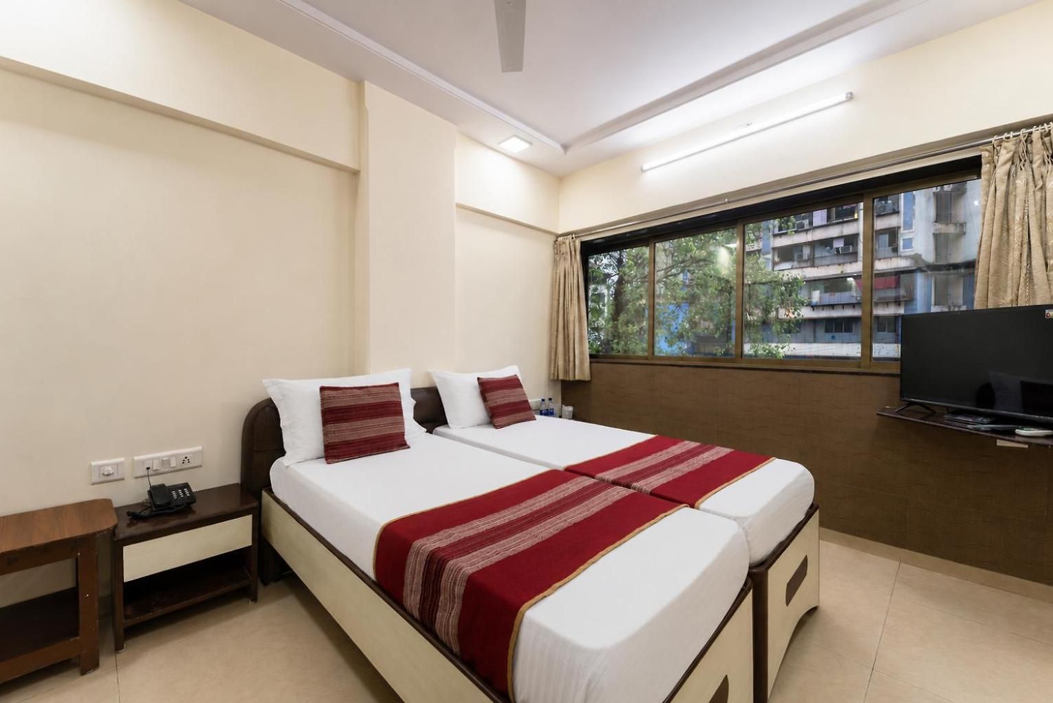 Kalpana Palace, Hotel