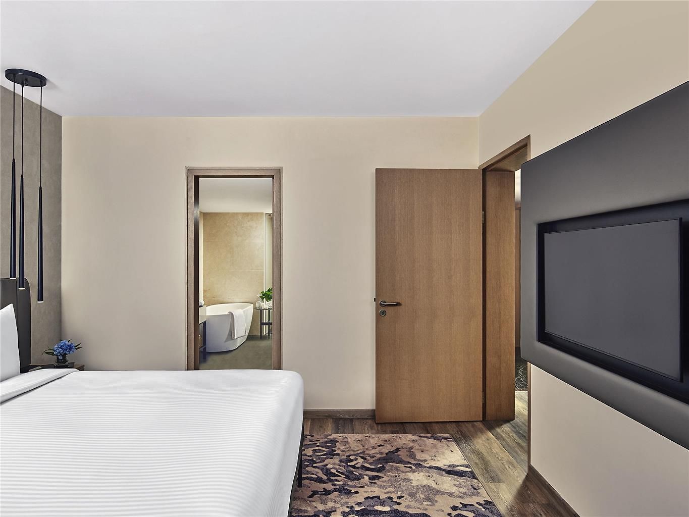 Hotel Novotel International Airport 5*