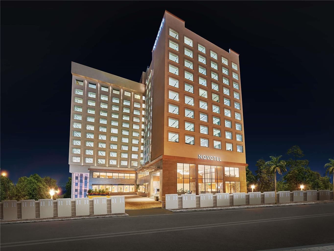 Novotel International Airport Hotel 5*