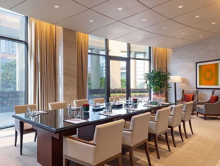 Trident Bandra Kurla 5*