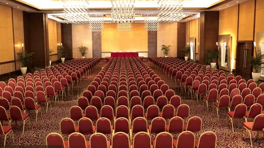 Hotel The Retreat & Convention Centre Mumbai