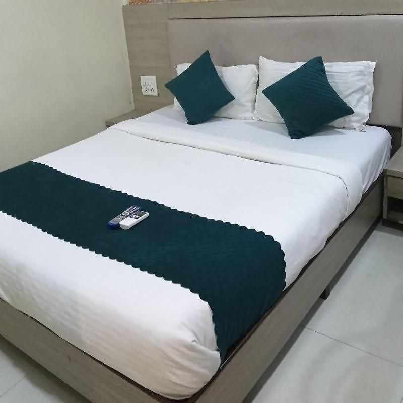 Guest house Time Gold Near Domestics Airport