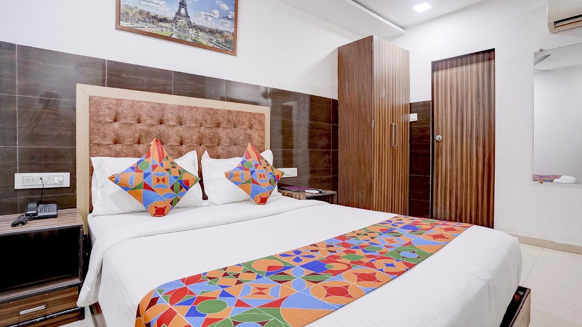 Hotel New Blue Sapphire Residency
