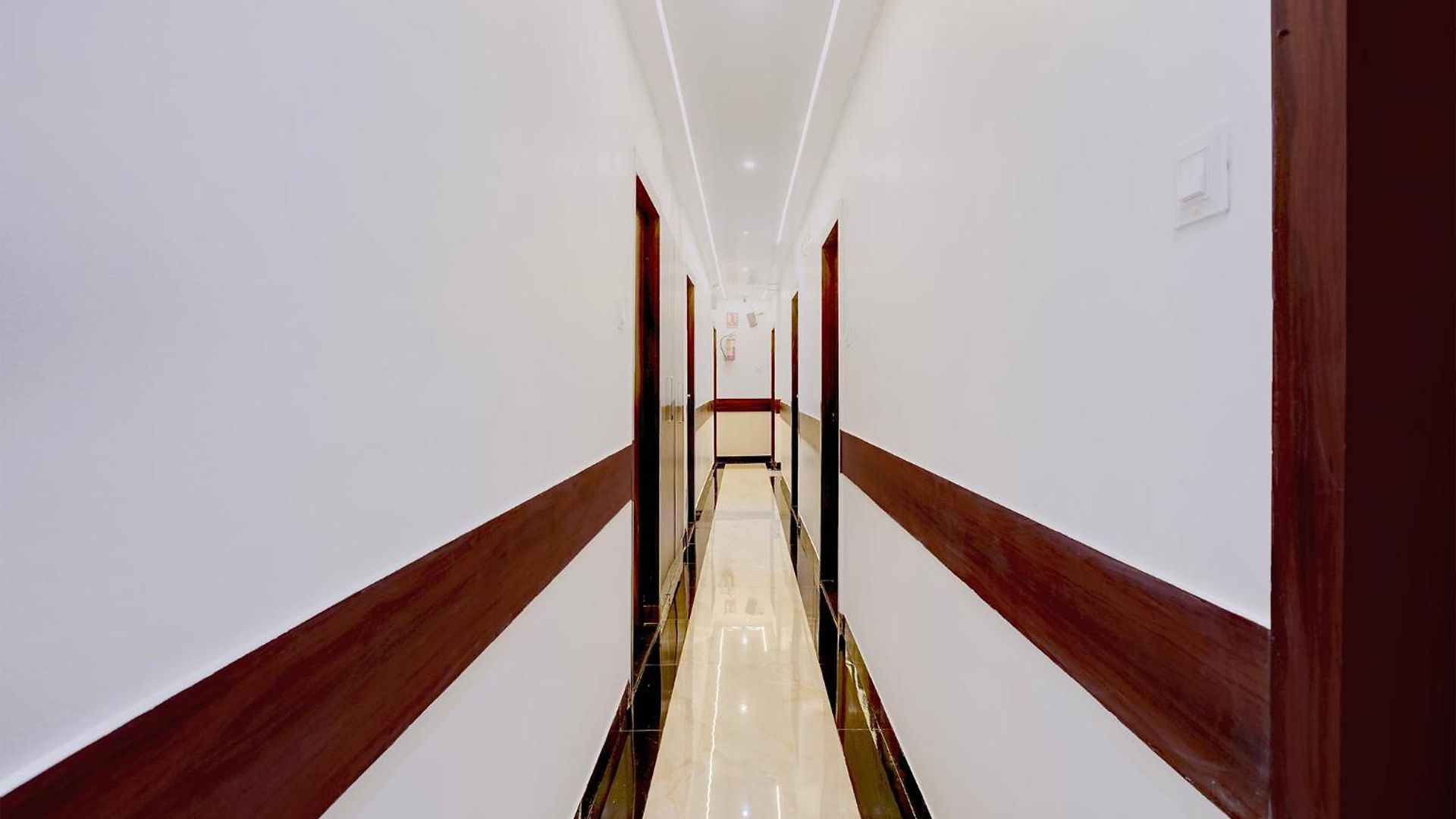Hotel New Blue Sapphire Residency