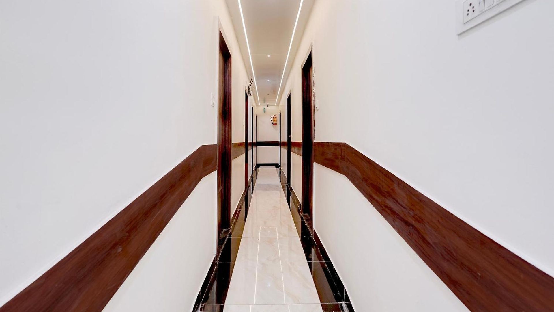 Hotel New Blue Sapphire Residency 3*
