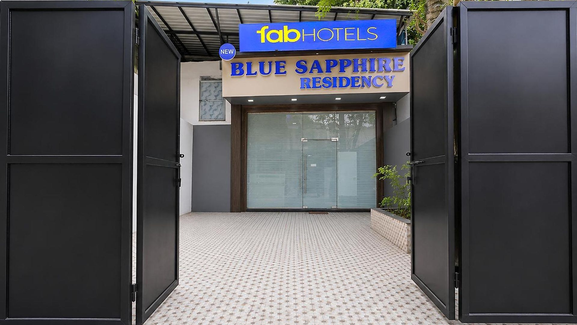 Hotel New Blue Sapphire Residency 3*
