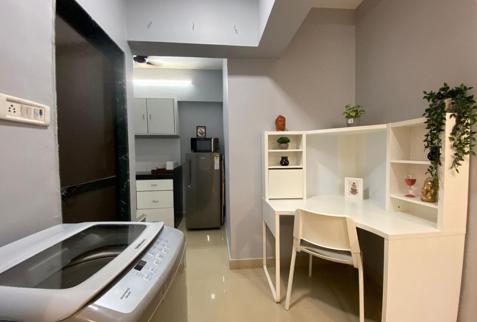 Connekthomes - Simon Lydia A Sunlit Charm In Bandra, Pali Village Apartment
