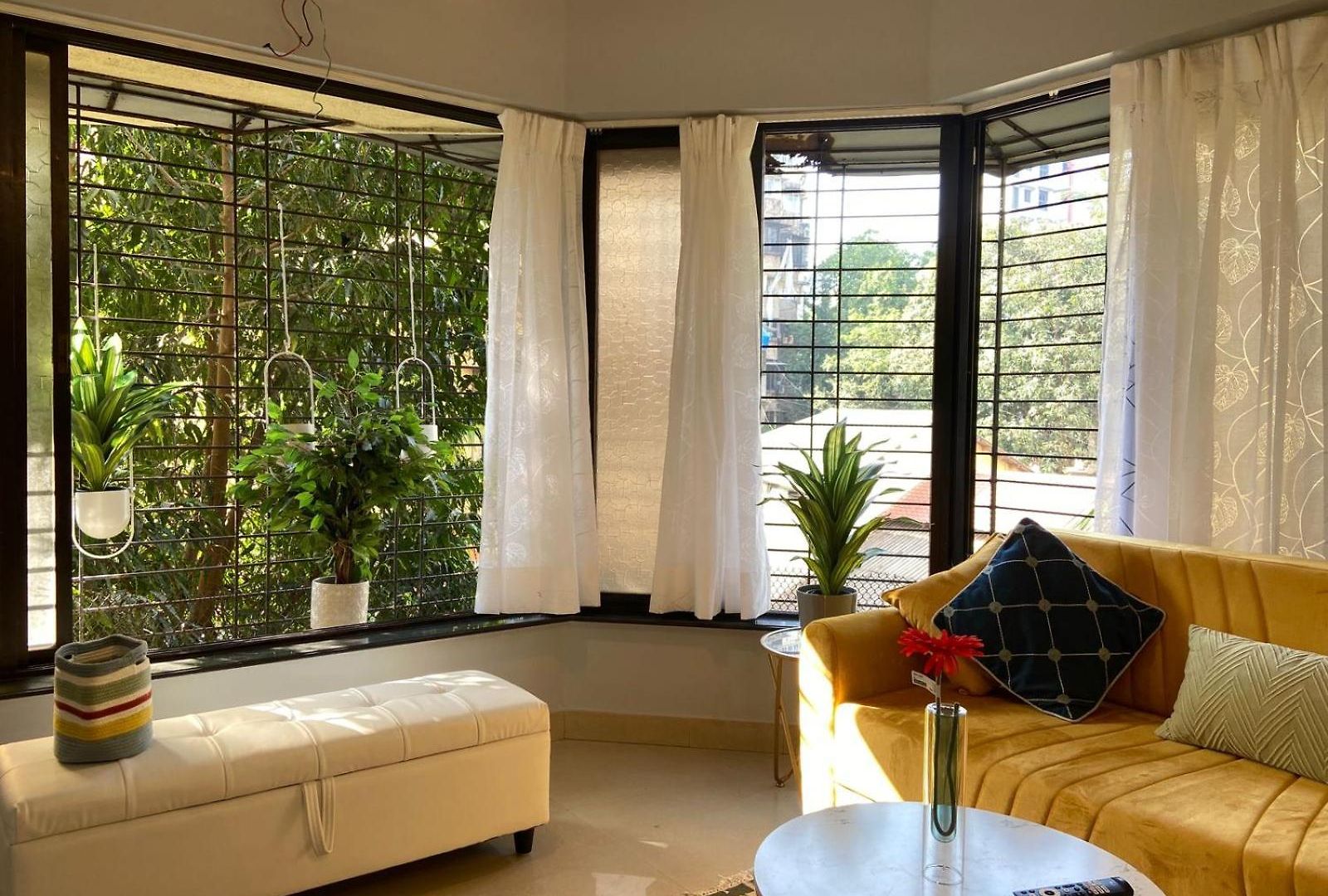 Connekthomes - Simon Lydia A Sunlit Charm In Bandra, Pali Village * Mumbai