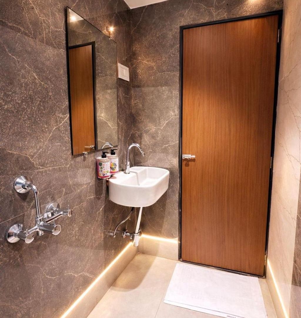 Ruby Hotel 2*