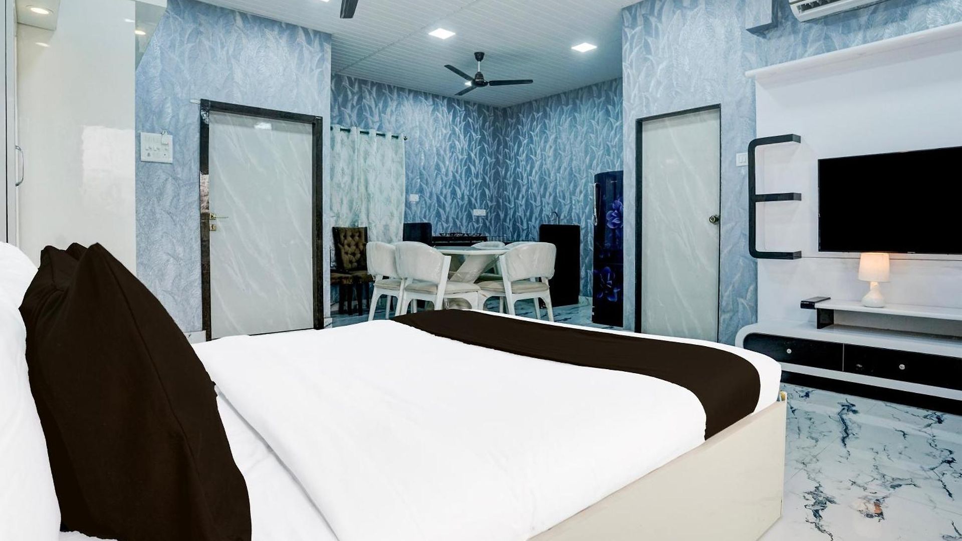 Fabhotel Hans Residency 3*