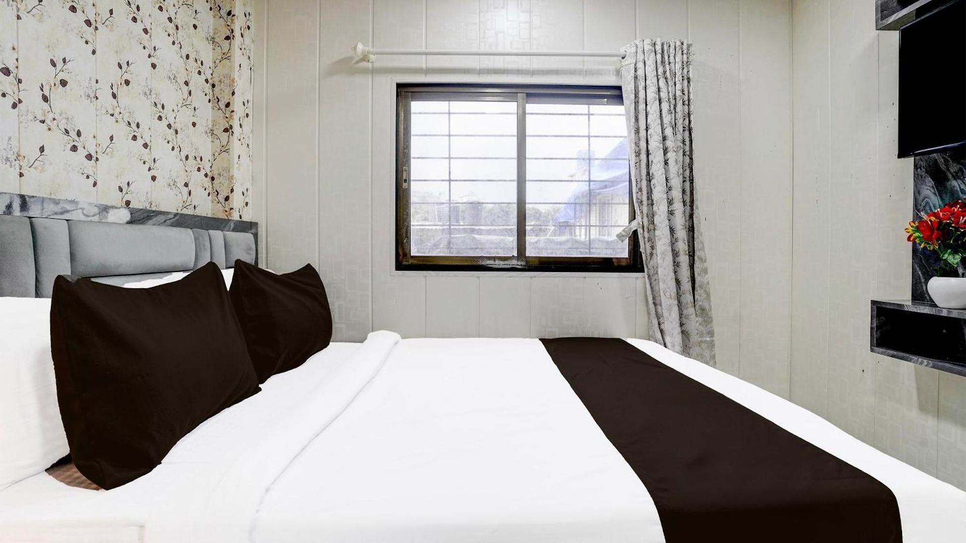 Fabhotel Hans Residency 3*
