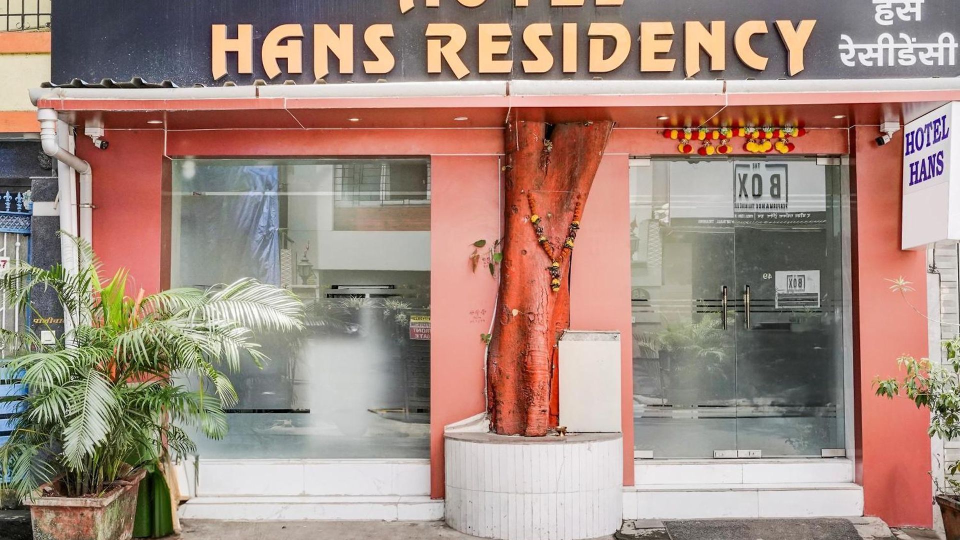 Fabhotel Hans Residency