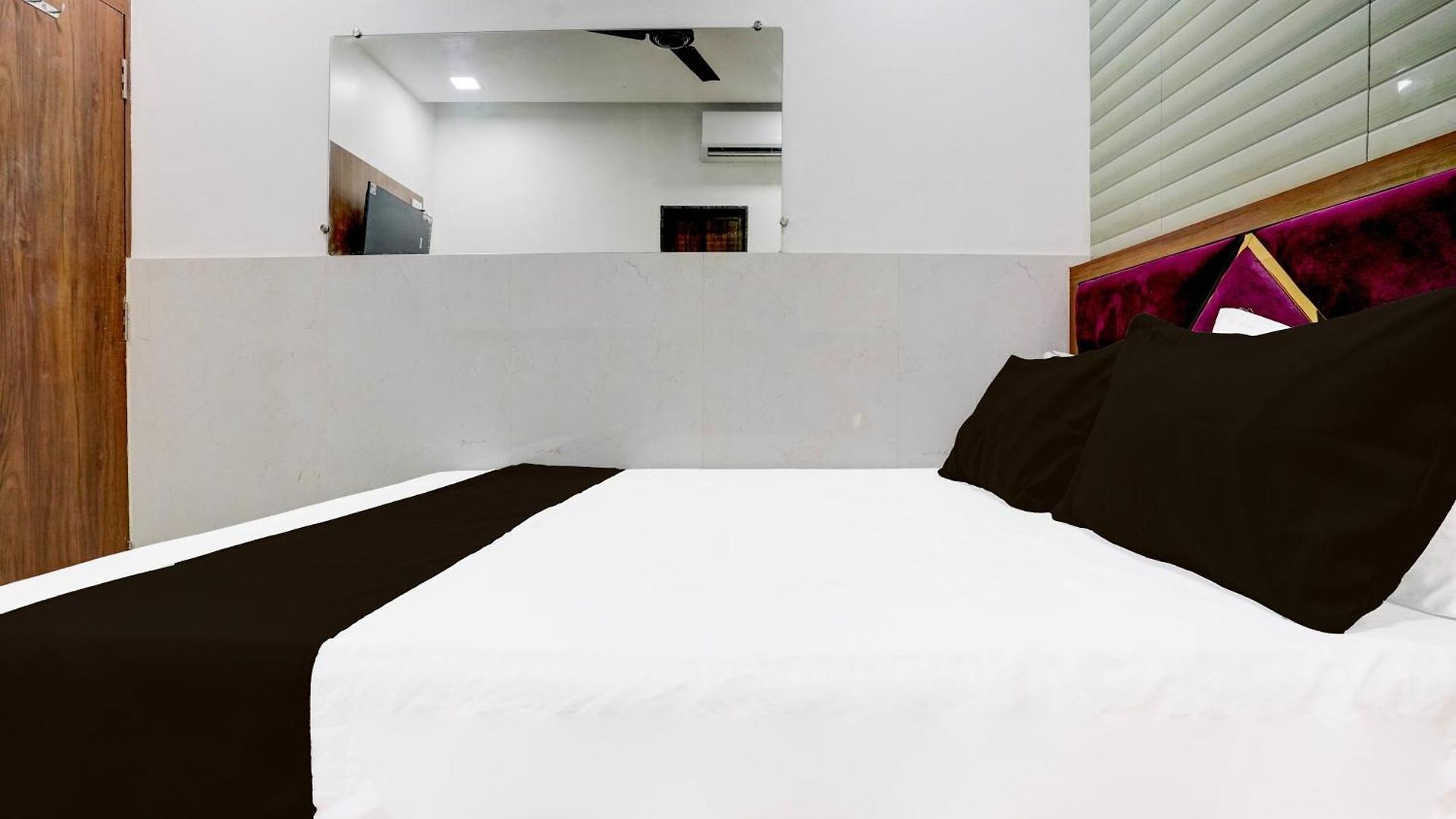 O Radha Palace Hotel 3*