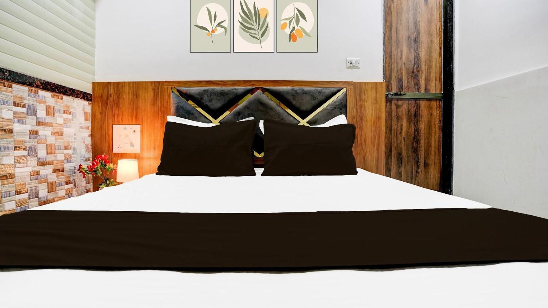 O Radha Palace Hotel 3*