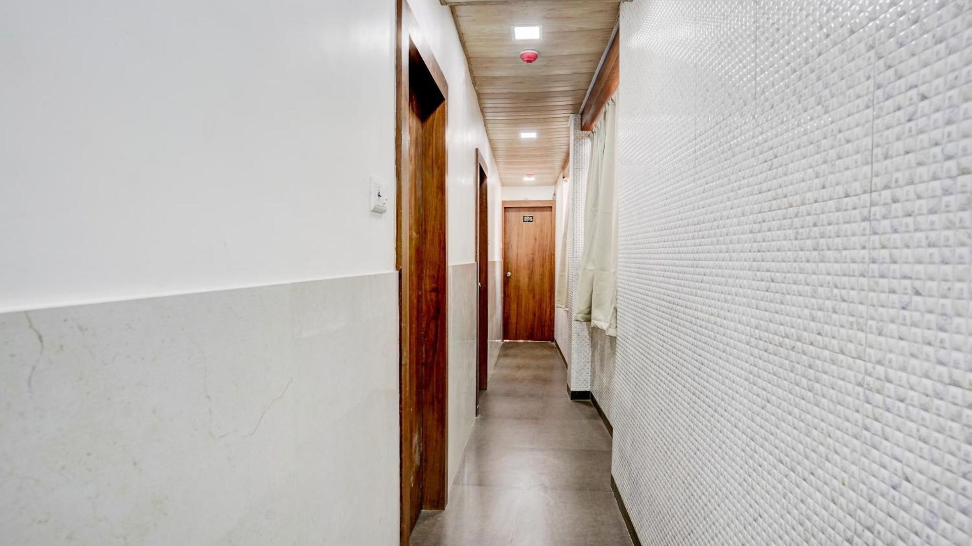 Hotel O Radha Palace 3*