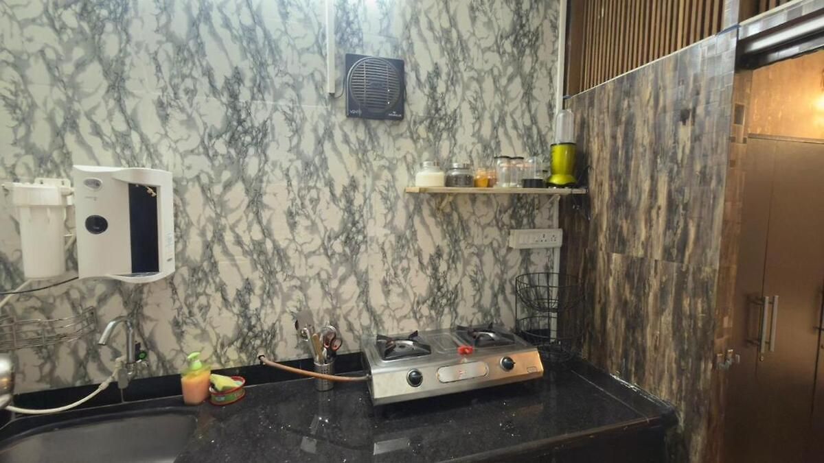 Apartment Independent Garden Cottage-bandra-carter Road *