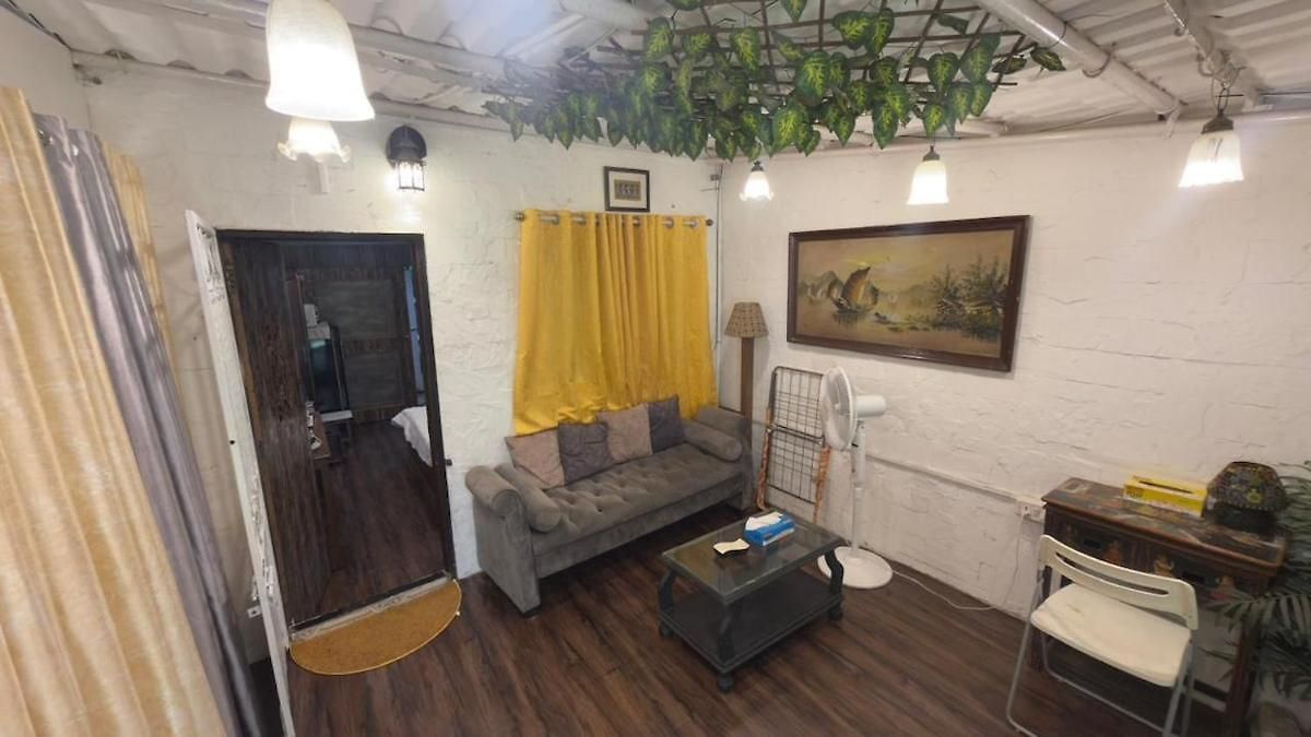 Independent Garden Cottage-bandra-carter Road Apartment Mumbai