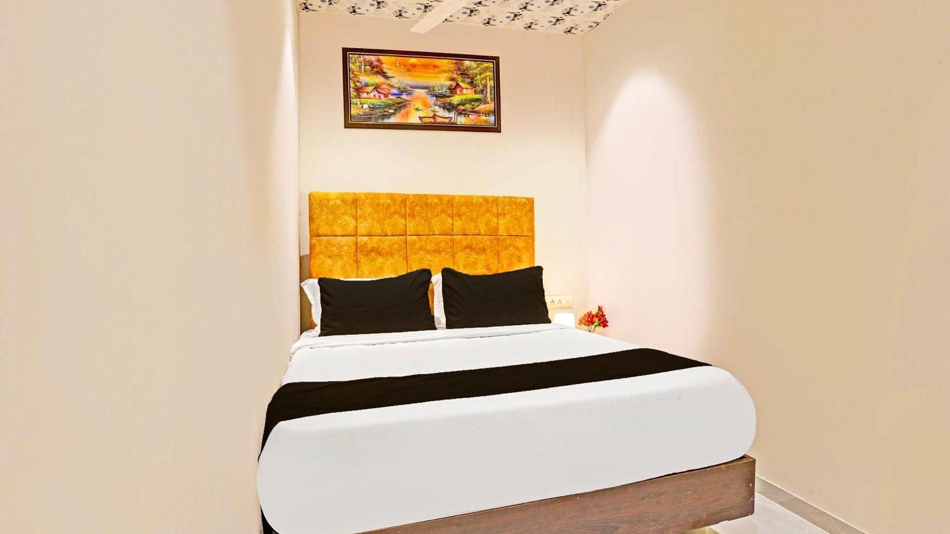 O Nk Residency Hotel 3*
