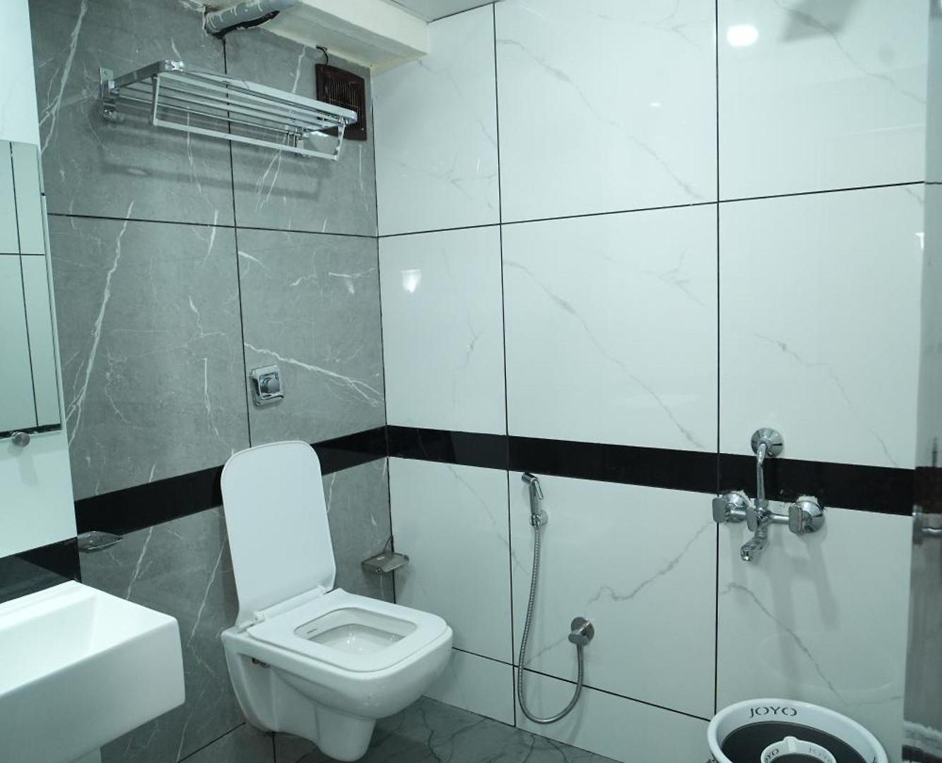 Rinza Residency Hotel 5*