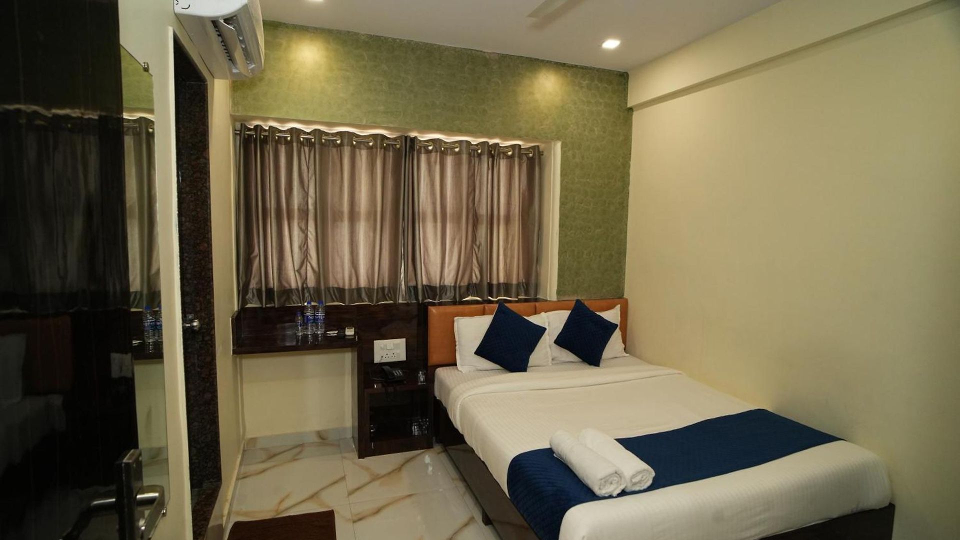 Rinza Residency Hotel 5*