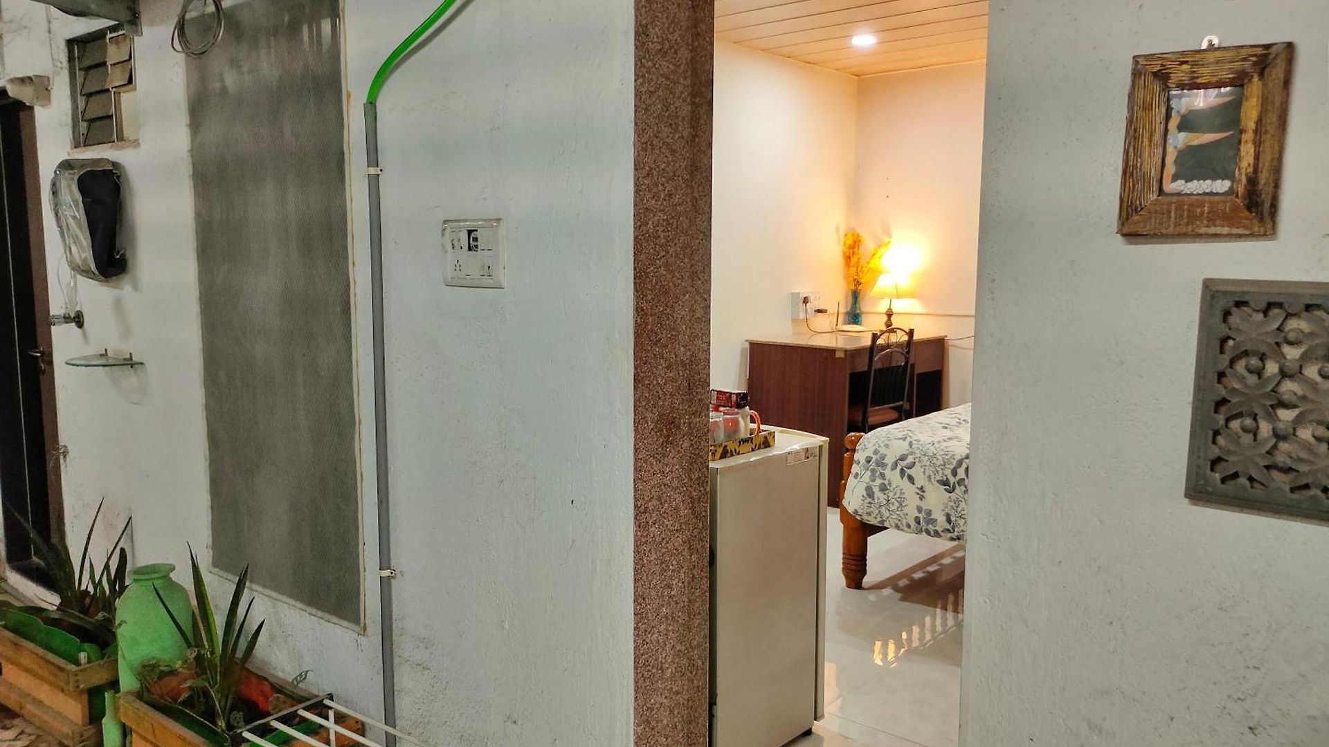 Homestay Ebony - Ac, Kitchenette, Ensuite, Independent *