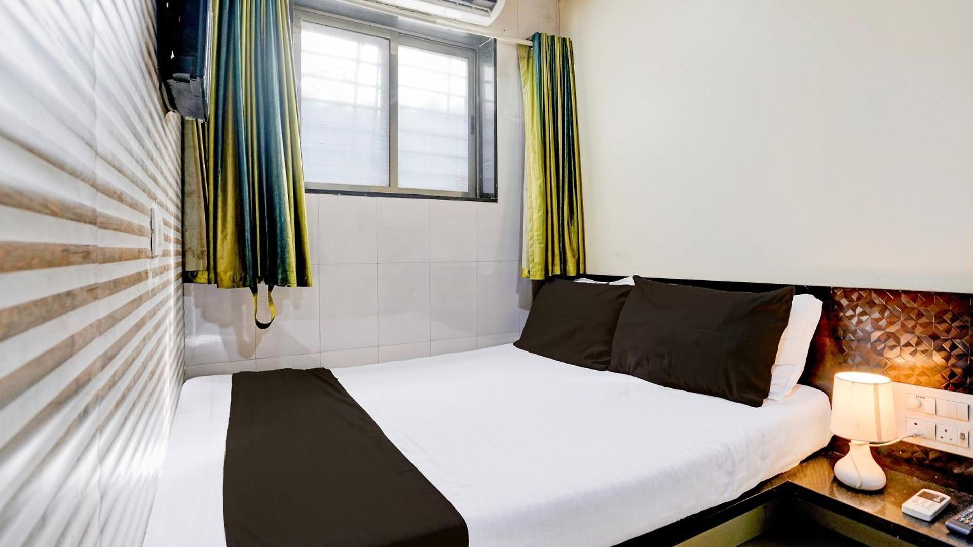 Hotel Golden Sagar - Kurla 3*