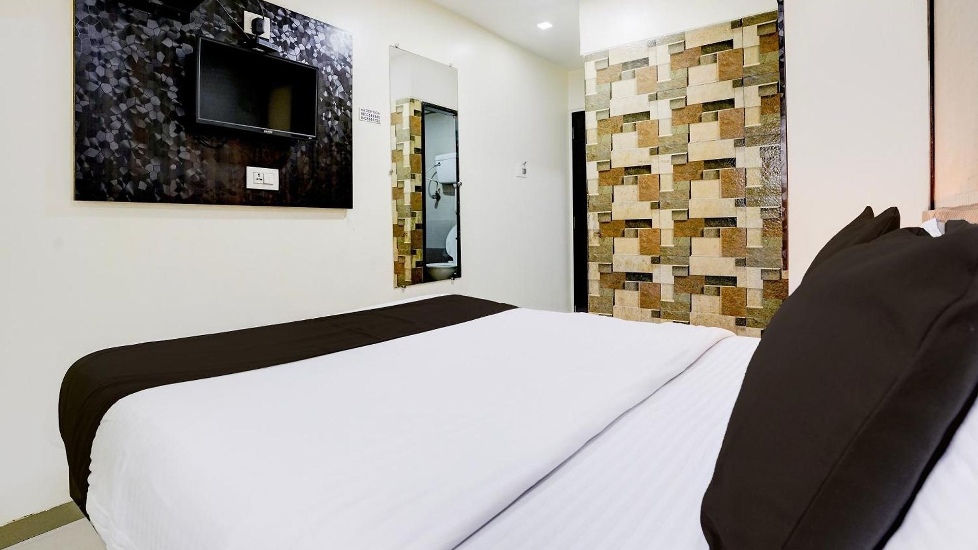 Hotel Golden Sagar - Kurla Hotel