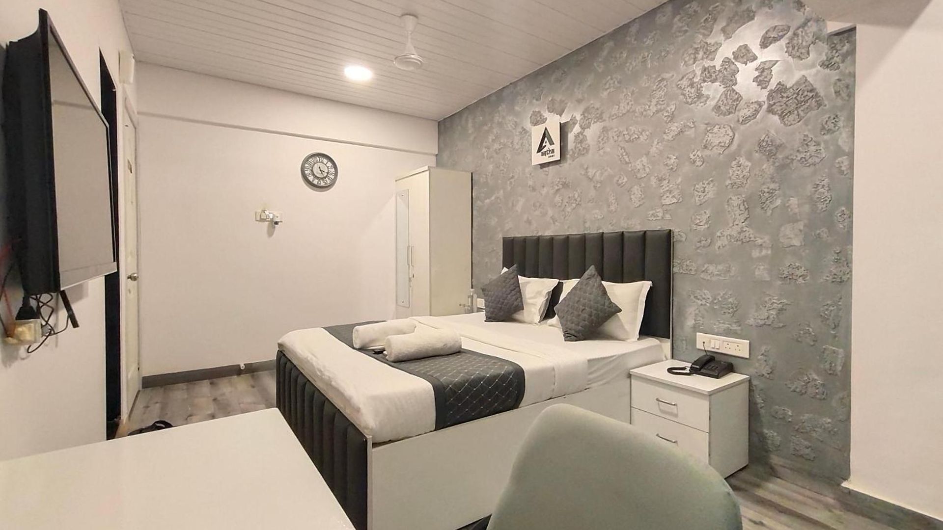 Guest house Astha Kandivali Service Mumbai