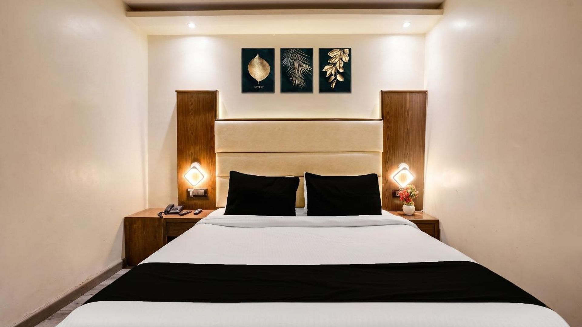 Hotel Collection O Andheri Near Western Express Highway Mumbai