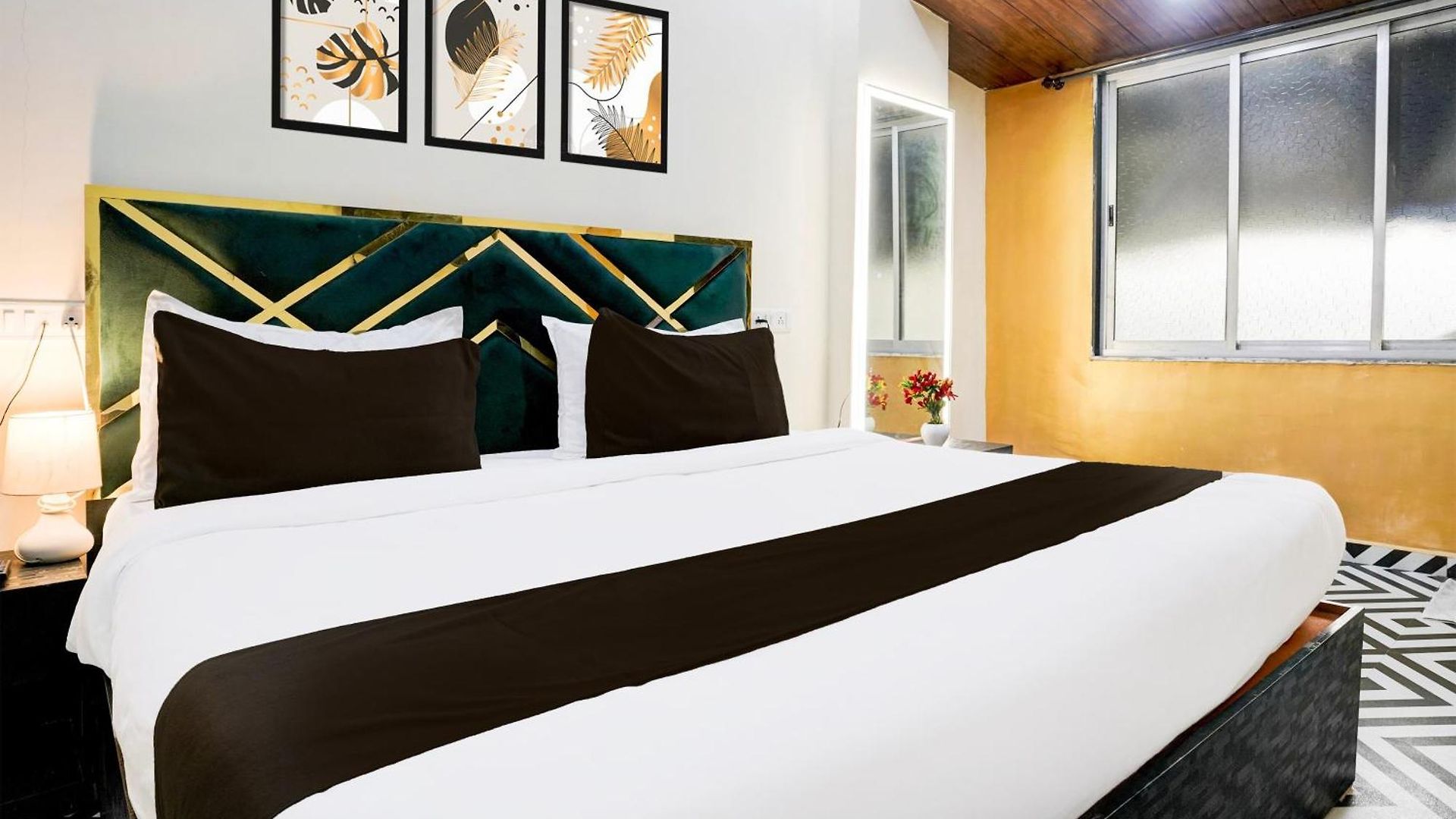 Hotel O Big Rahat Palace 3*