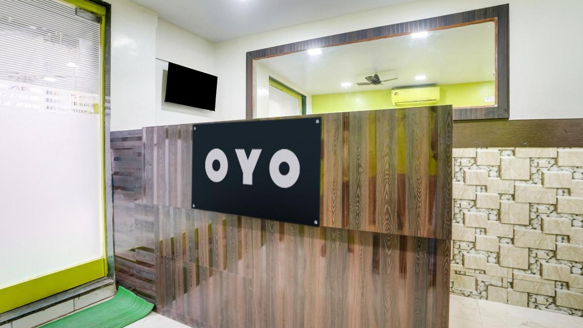 O Om Sai Palace Hotel 3*