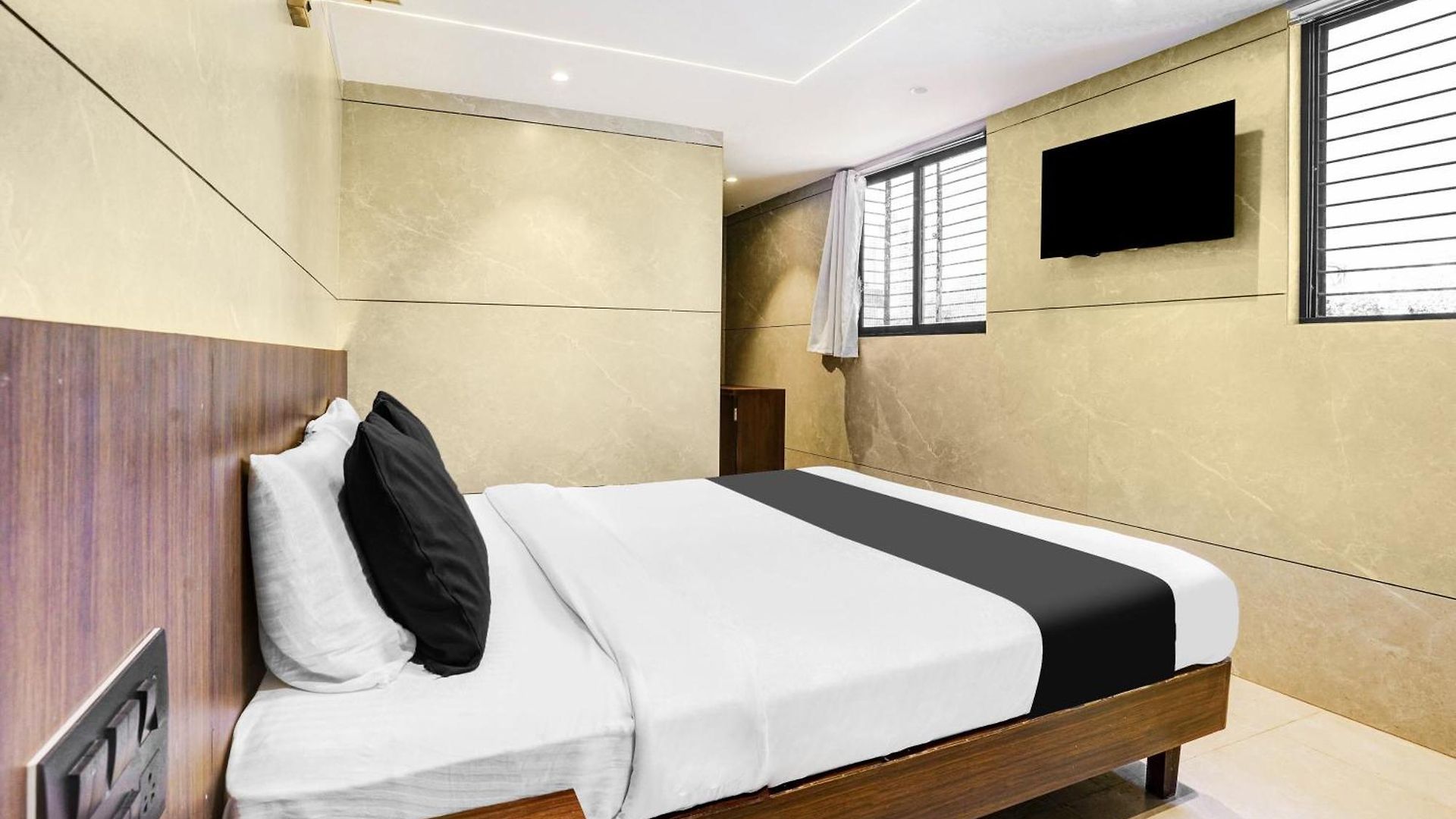 O Woodland 3* Mumbai