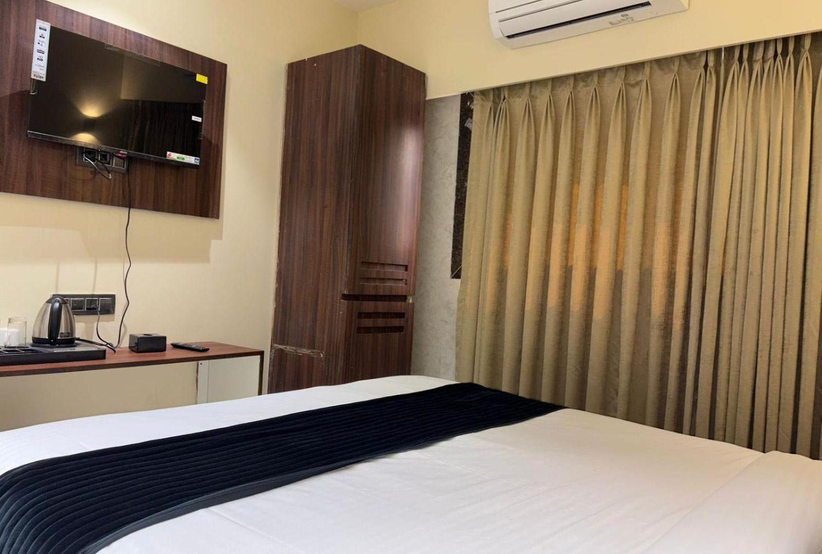 Golden Crown Guest house Mumbai