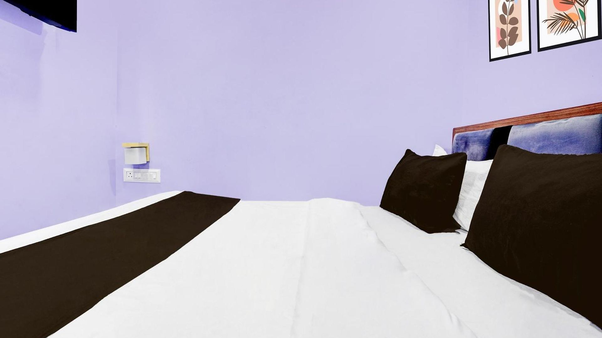 Hotel O Ashyana & *