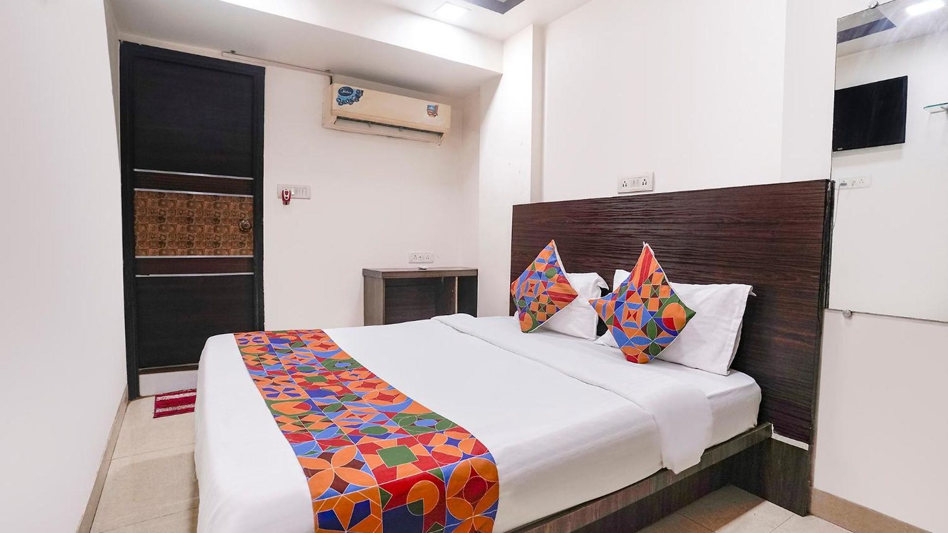 Via White Star Hotel 3*