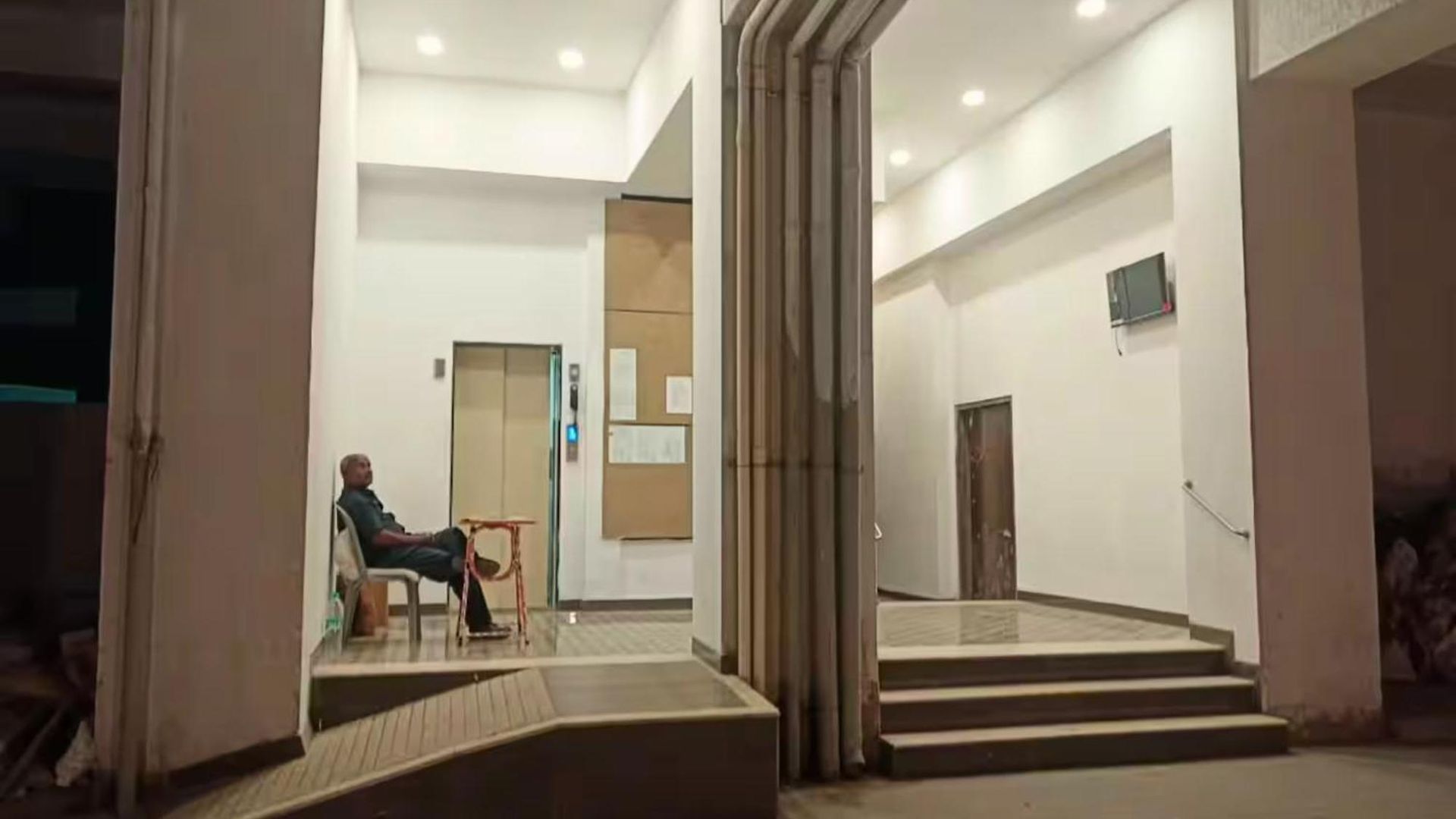 Modern 2 Bedroom Bandra Trendy Location Apartment Mumbai