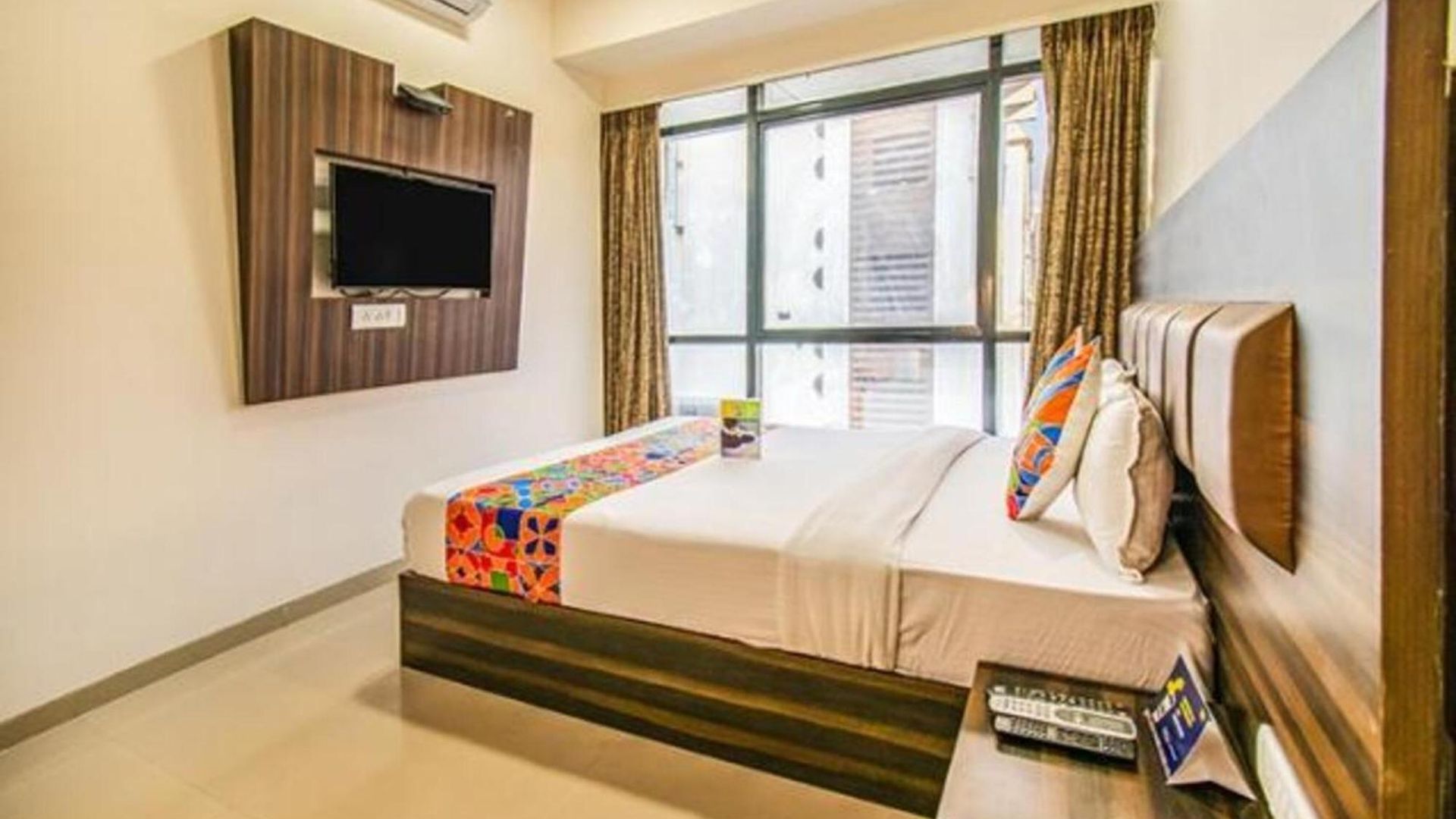 Retreats At Precious Pearl - Near International Airport ! Mumbai