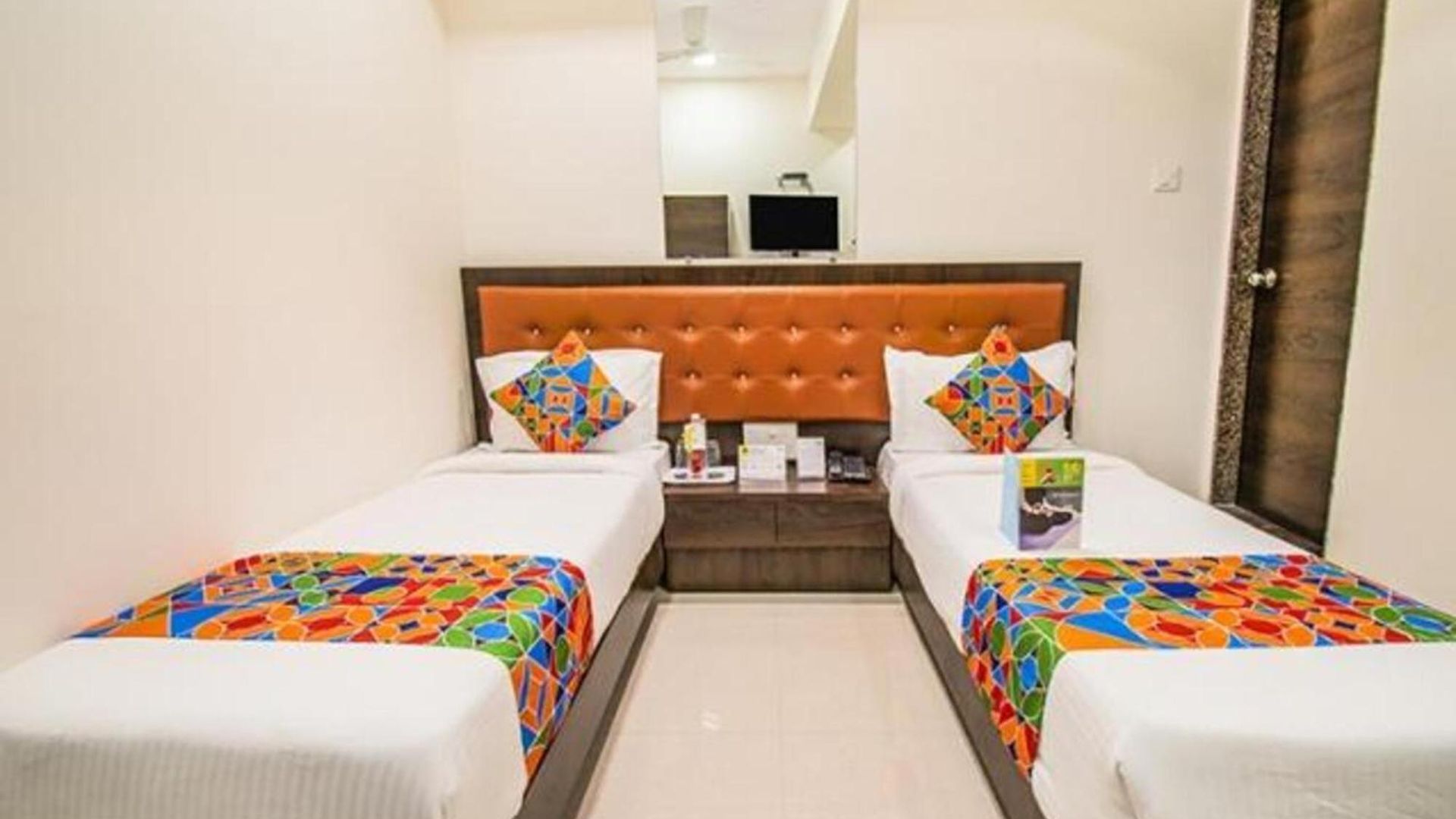 Retreats At Precious Pearl - Near International Airport ! Hotel