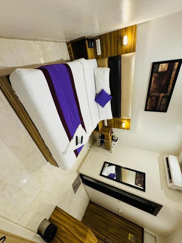 Hotel Liwa - Nr Nesco & International Airport Mumbai