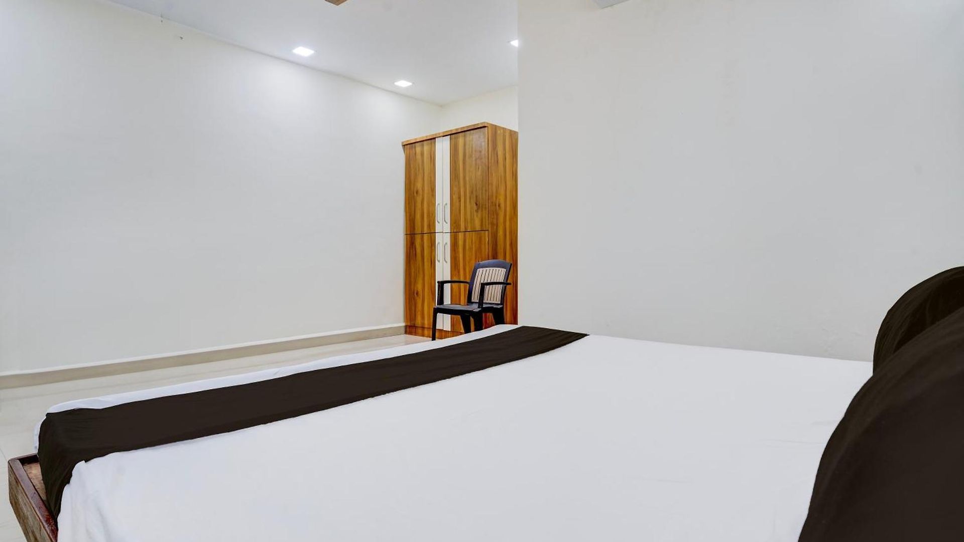Hotel O Shree Prabhat 3*