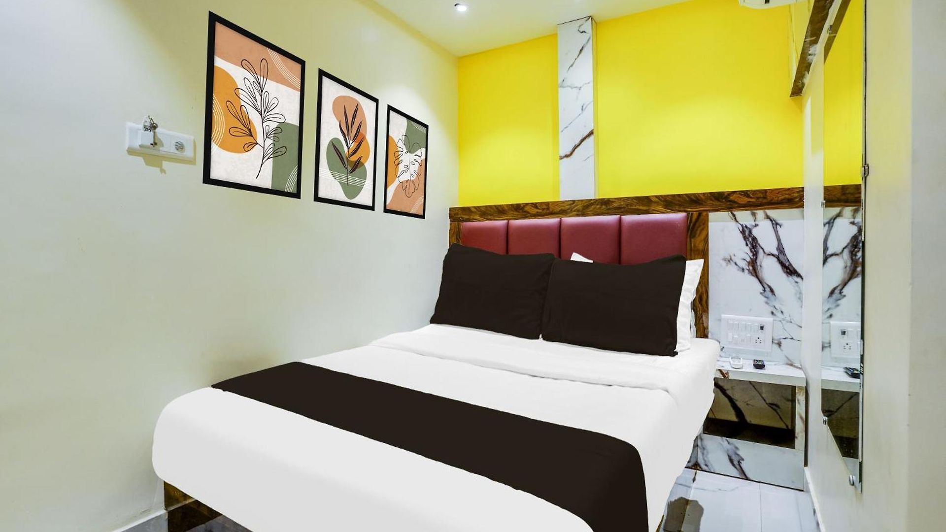 O Rishi Palace Hotel