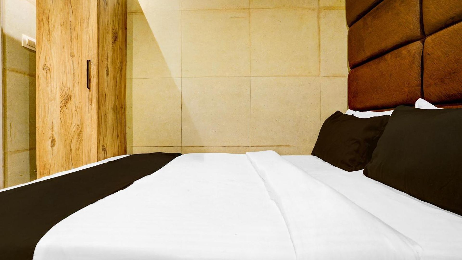 O Royal Bkc Hotel 3*