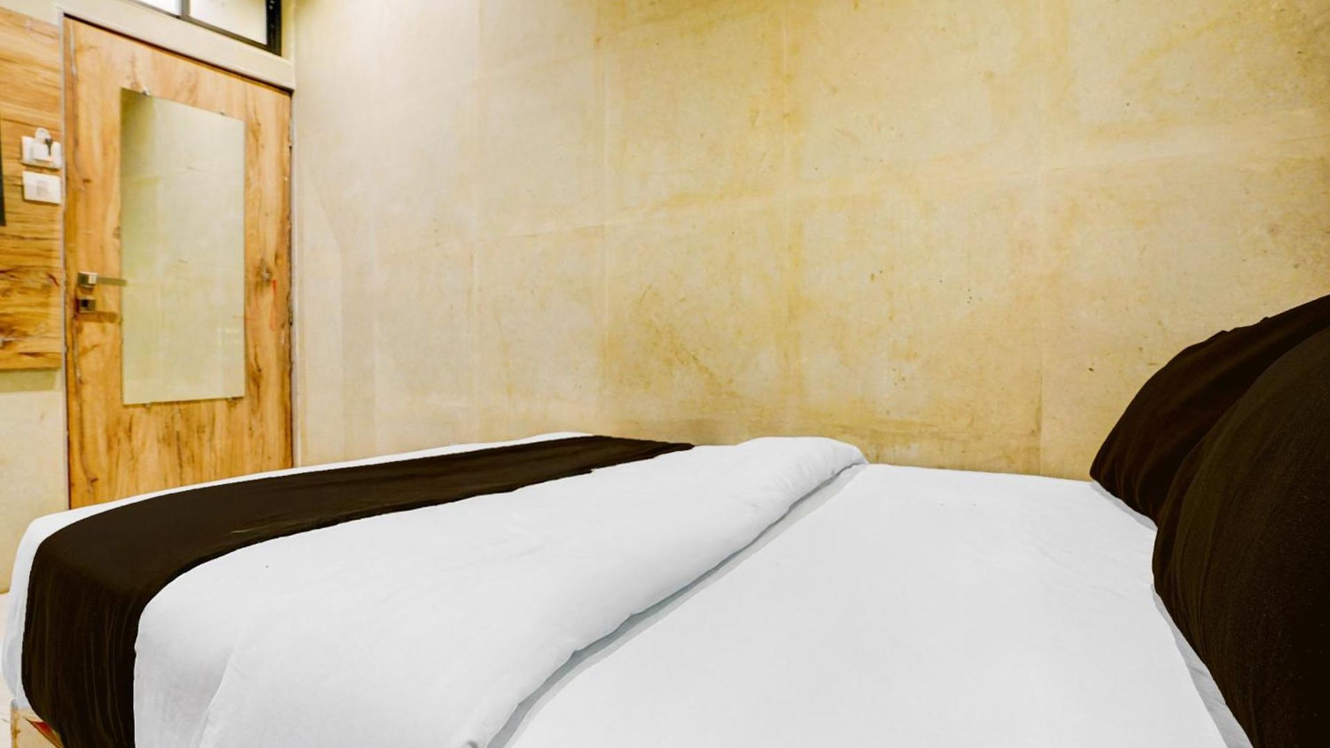 O Royal Bkc Hotel