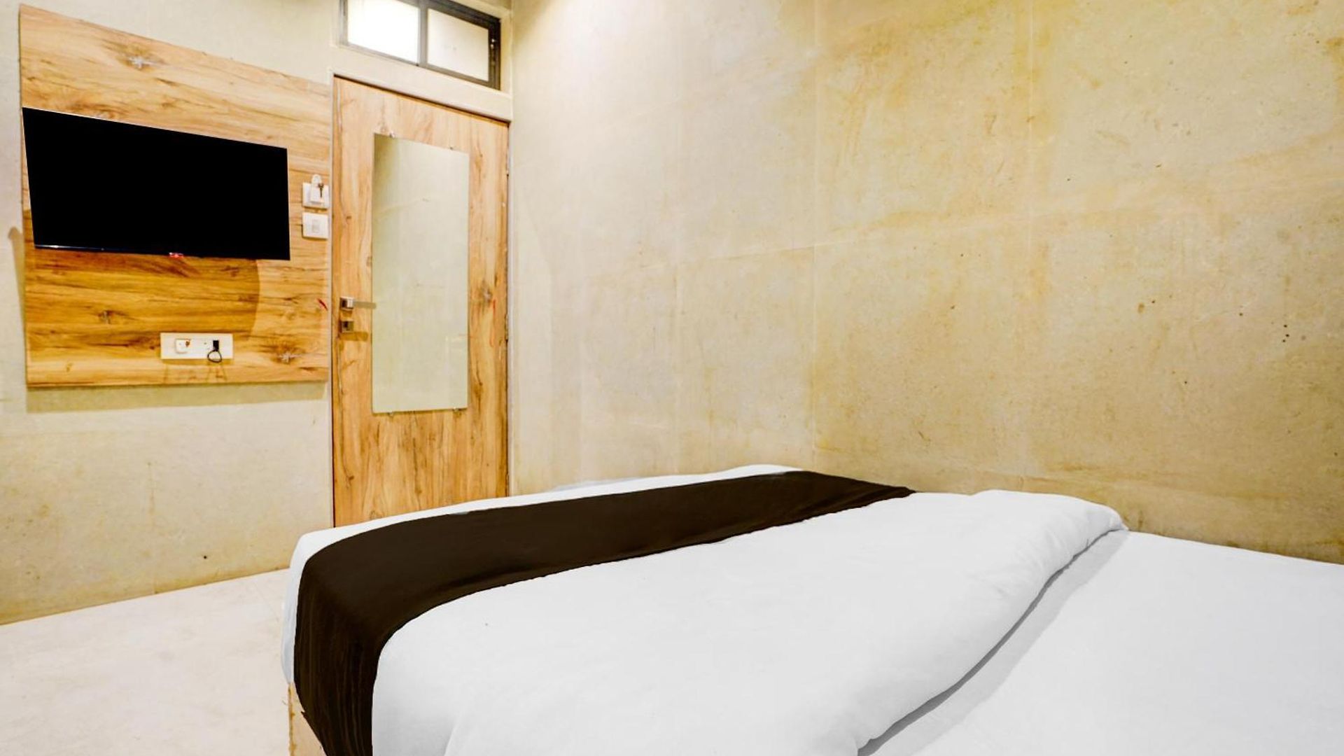 O Royal Bkc Hotel 3*