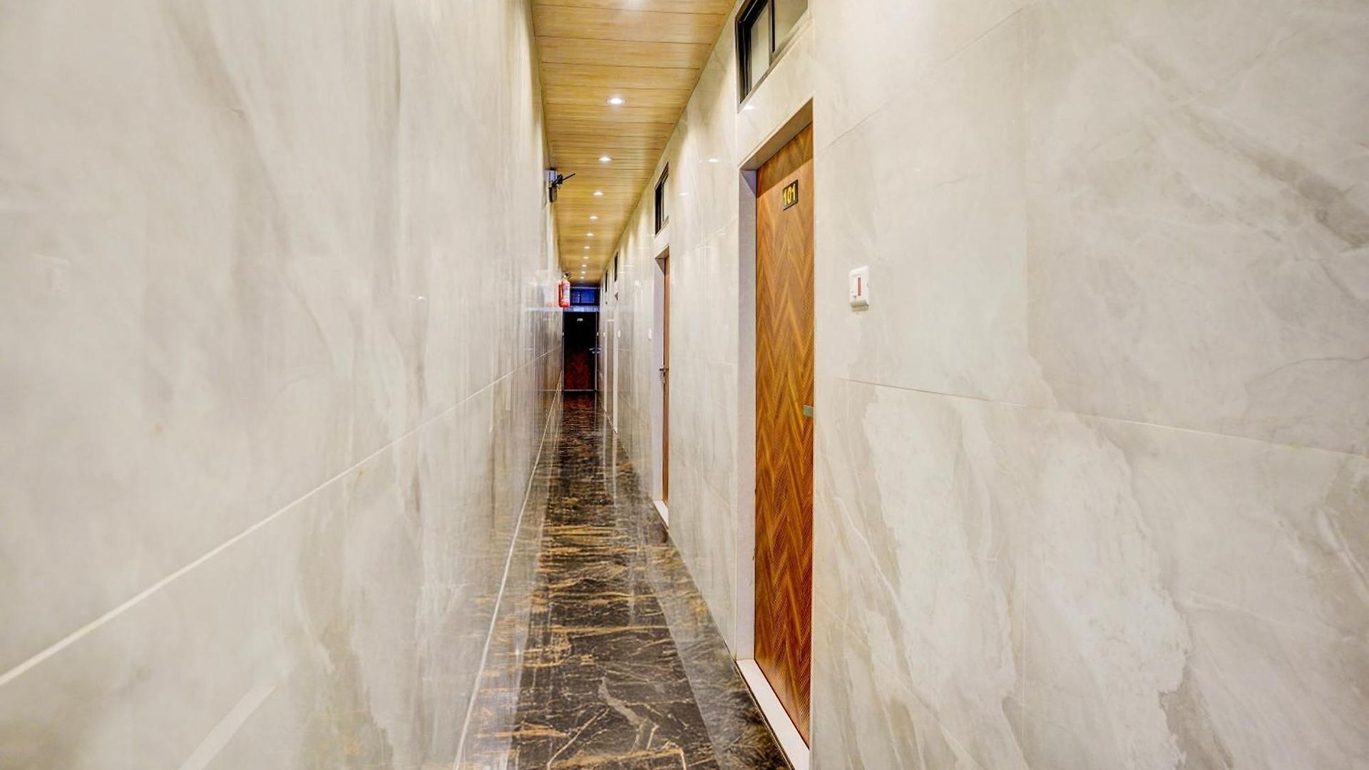 O Royal Bkc Hotel
