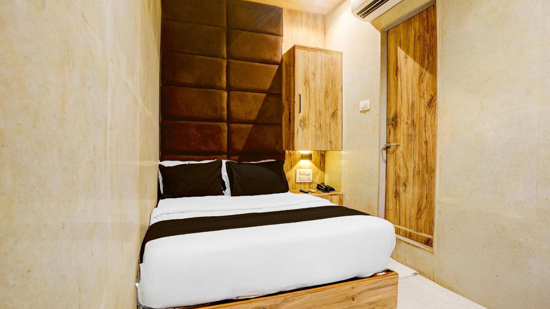 Hotel O Royal Bkc Mumbai