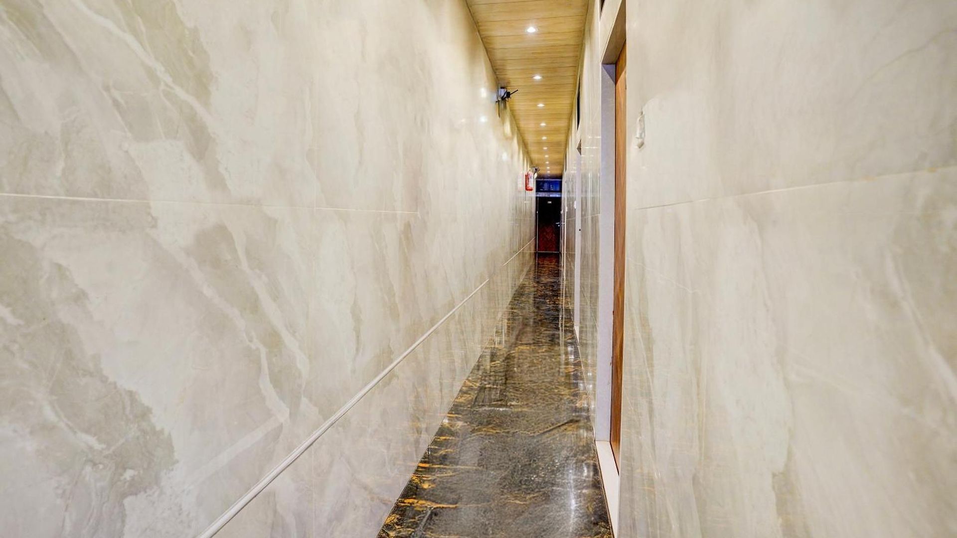 O Royal Bkc Hotel 3*
