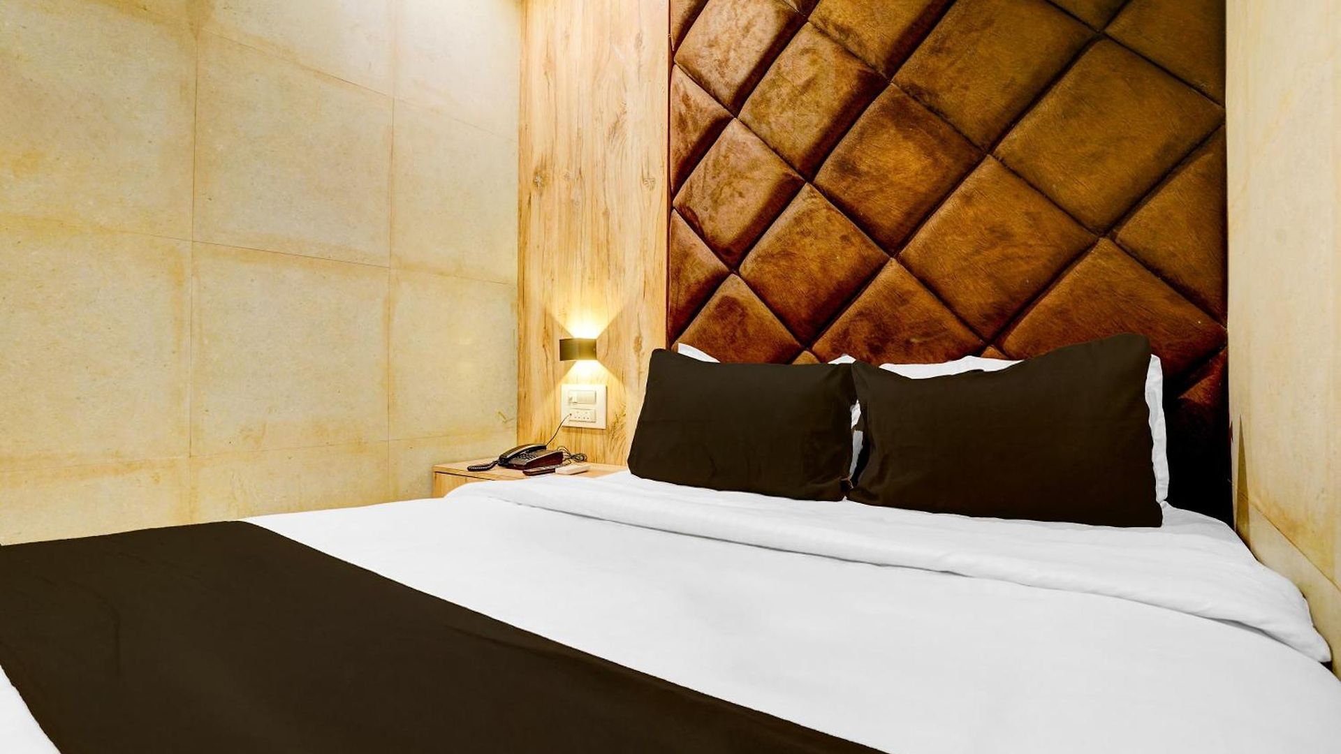 O Royal Bkc Hotel